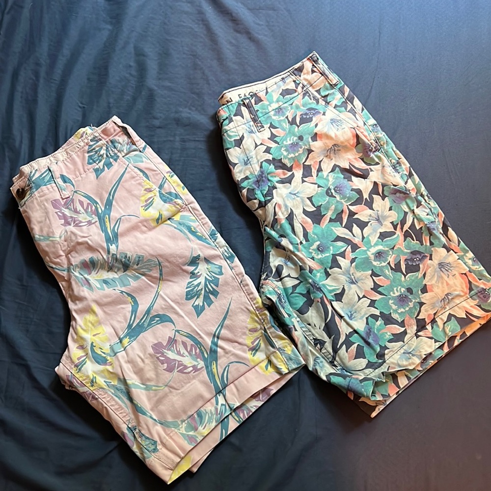 American Eagle Men’s Classic Khaki Shorts